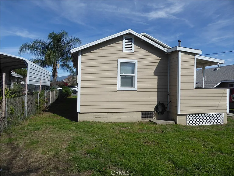 862 E H St — Photo 12