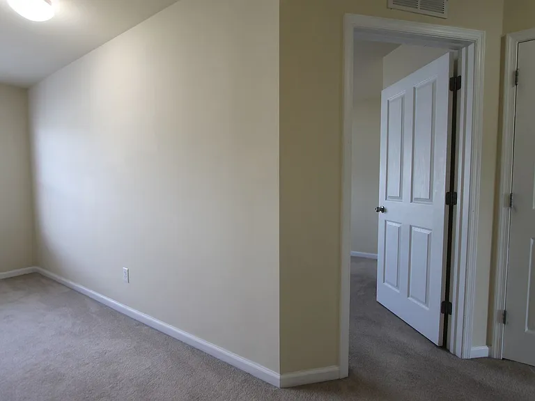 316 Ross Ct — Photo 13