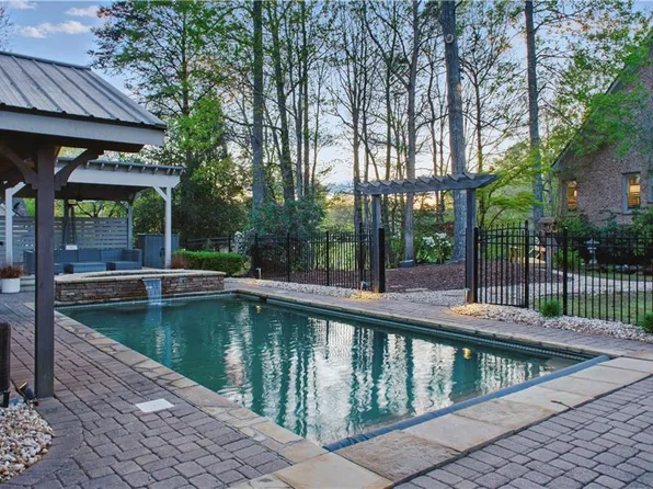 37 Ridgetop Ct, Dawsonville, GA 30534