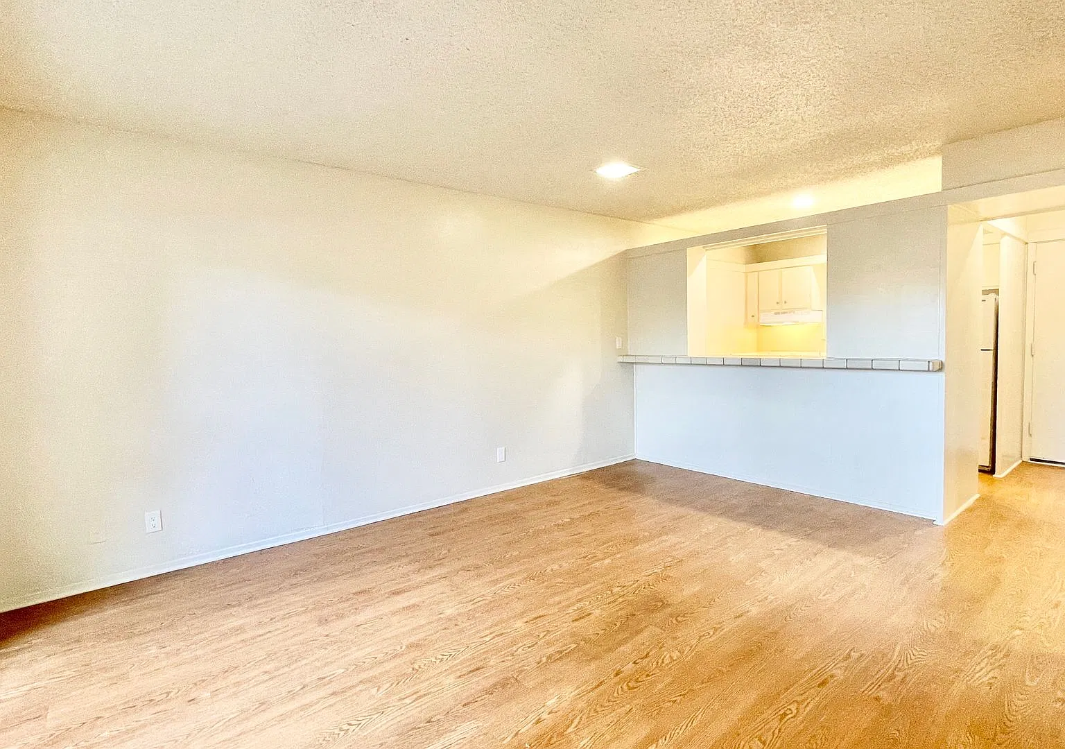 Alameda Apartments — Photo 4