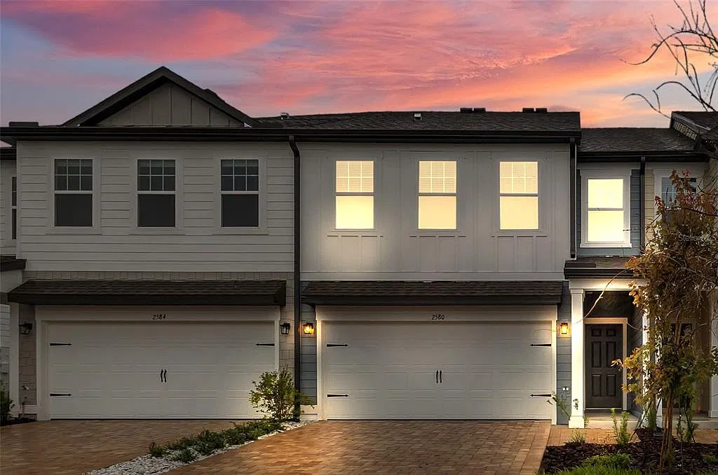 3 bed, 2.5 bath, 1764 sqft, $2,500 — Photo 2