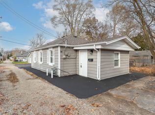 24 NE Circle Dr, Joliet, IL