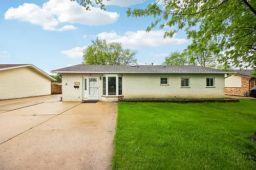 670 Lakeview Ln Photo 1