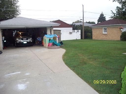 2nd image of 2176 Spruce Ave