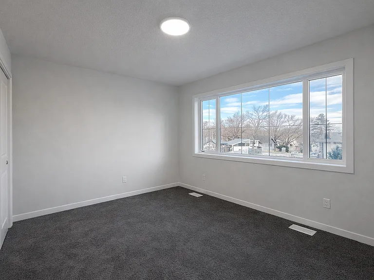 815 17th Ave NW #101 — Photo 5