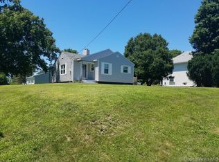 104 S State St, Henderson, IL 61439