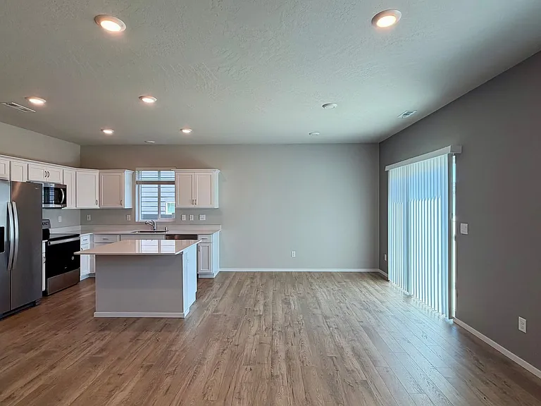 931 S Zeelar St — Photo 3