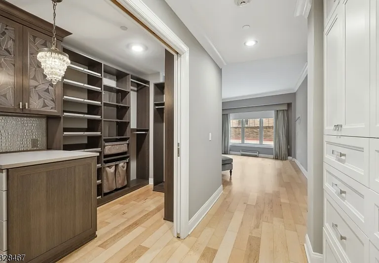48 S Park St #215 — Photo 20