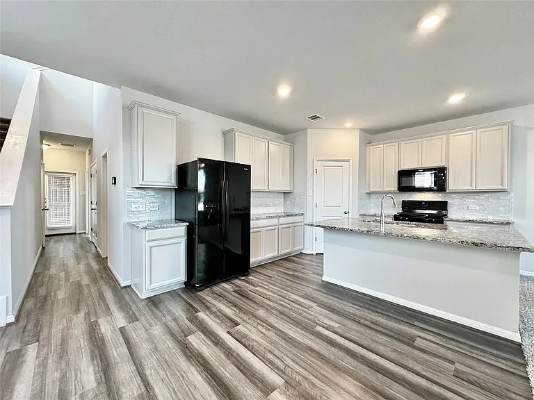 5701 Pleasanton Pkwy — Photo 12