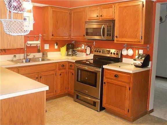 5th image of 433 Schyler Way