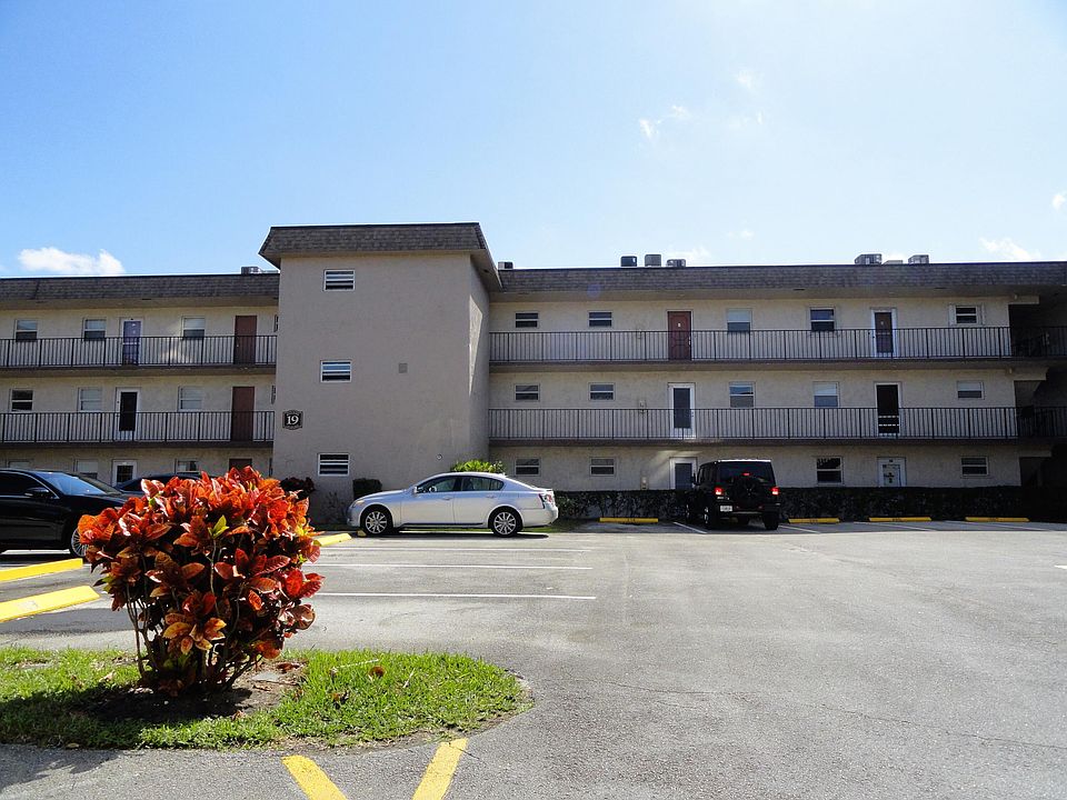 2nd image of 719 Lori Dr APT 208