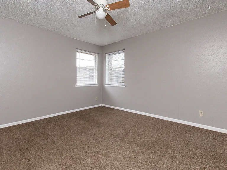 1520 McCarthy Ave — Photo 20