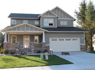 10737 Shrewbury St, Traverse City, MI 49684