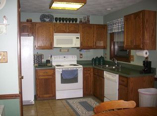 726 Hermitage Dr, Fenton, MO 63026