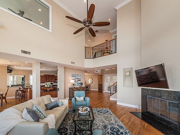 5th image of 129 Carlyle Cir