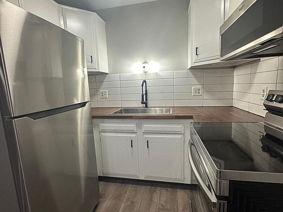 5th image of 1300 Dewey St #8