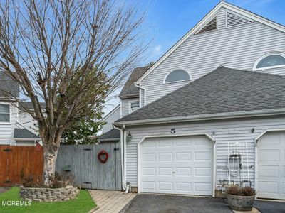 5 Poe Ct, Freehold, NJ, 07728