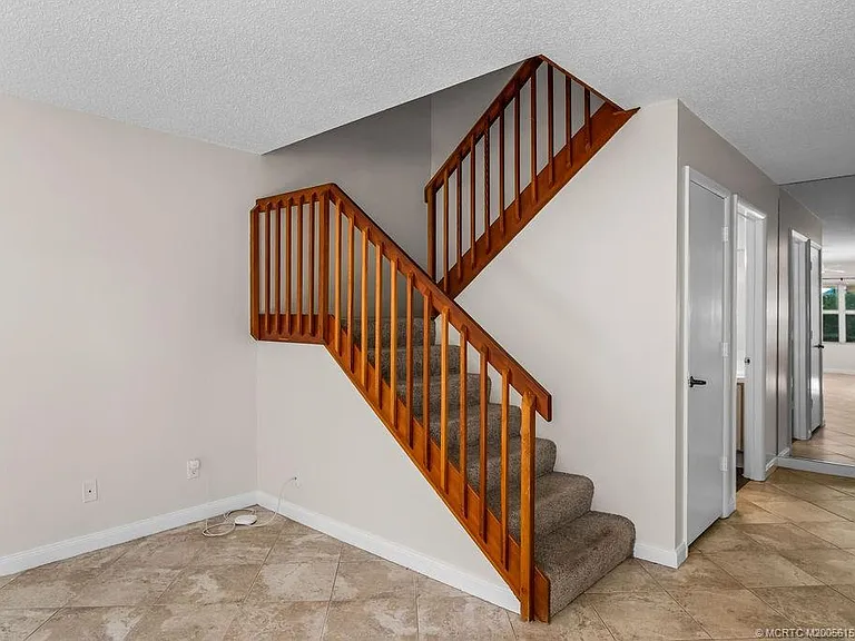2905 SW Lakemont Pl #2905 — Photo 11
