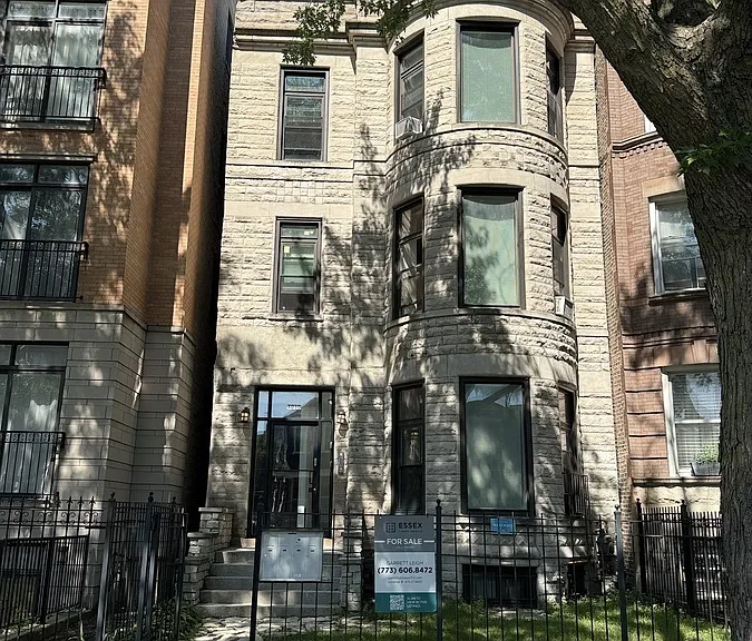 4030 S Indiana Ave #3 — Photo 1