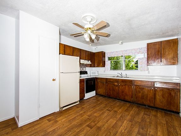 5th image of 3843 W Hawkeye Cir