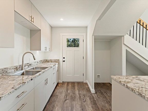 4th image of 5407 Stag Mountain Rd