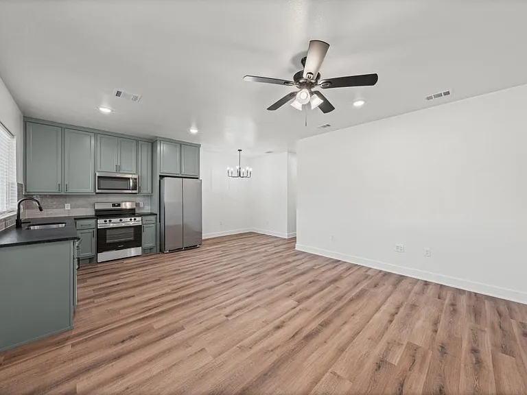 717 N 3rd St — Photo 3