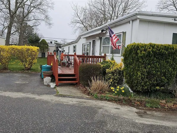 1964-32 River Road, Calverton, NY 11933