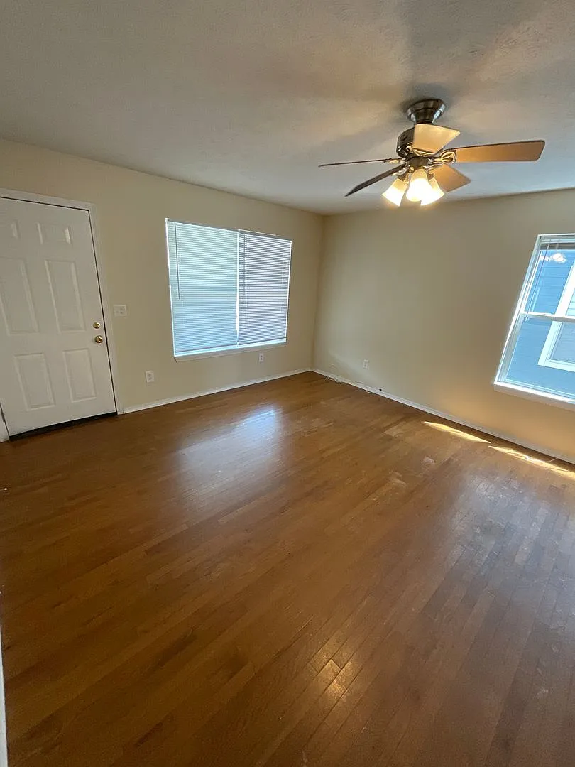 *2027* 4 Bed!! Big Group Option 18-20!! — Photo 4
