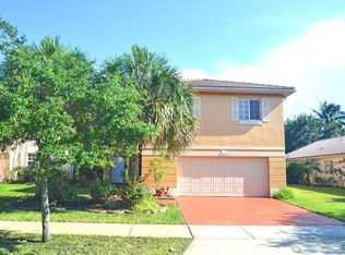 20335 SW 3rd St, Pembroke Pines, FL 33029