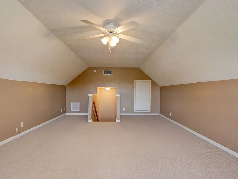3729 Kendra Ct N — Photo 34