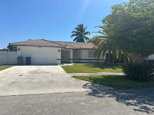 12855 SW 207th Ter Photo 1