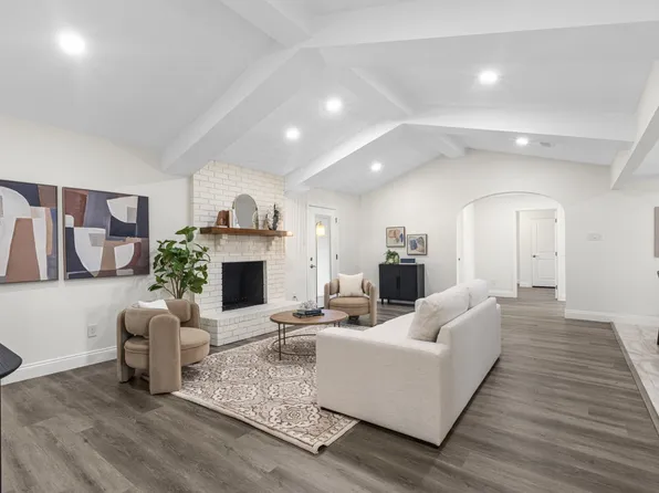 703 S 4th St, Crandall, TX 75114