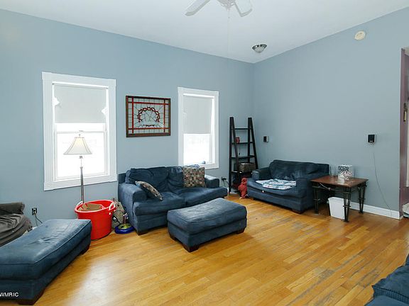 4th image of 16330 S 24th St