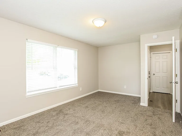7825 Jaclyn Dr — Photo 11