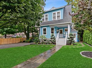 14 Clark Ct, Larchmont, NY 10538