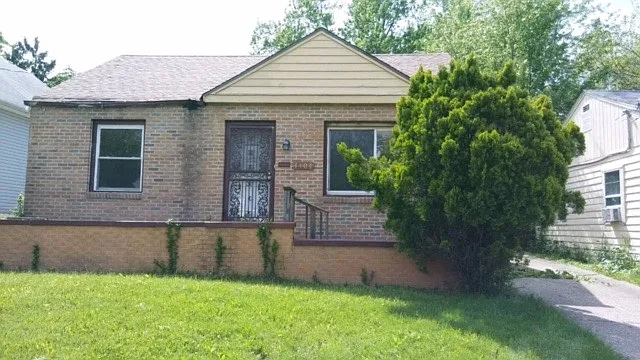 4404 E 142nd St photo 1