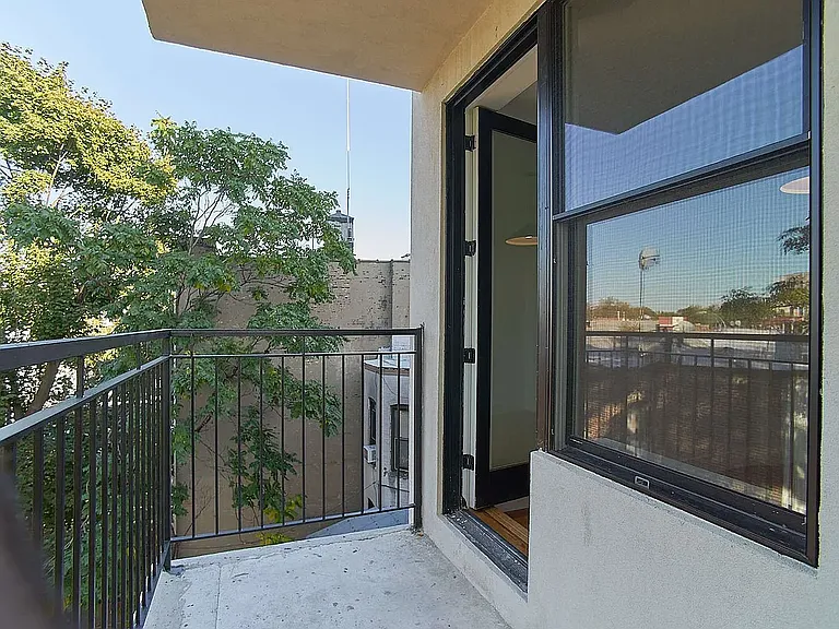 3215 Clarendon Rd #3R — Photo 10