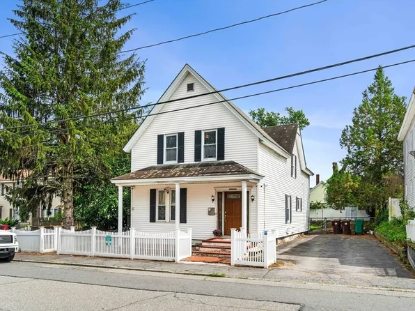17 Sutherland St, Lowell, MA 01850