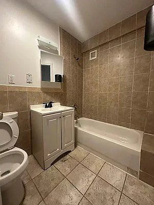 Bathroom, photo 1