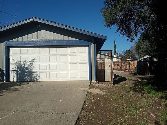 3rd image of 2845 Pepper Oaks Dr