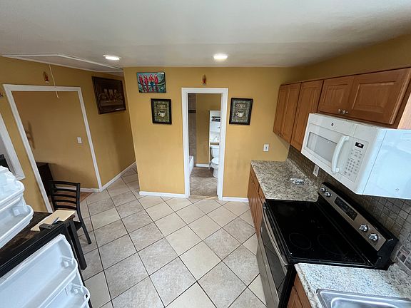 2nd image of 37 Mindres Ave