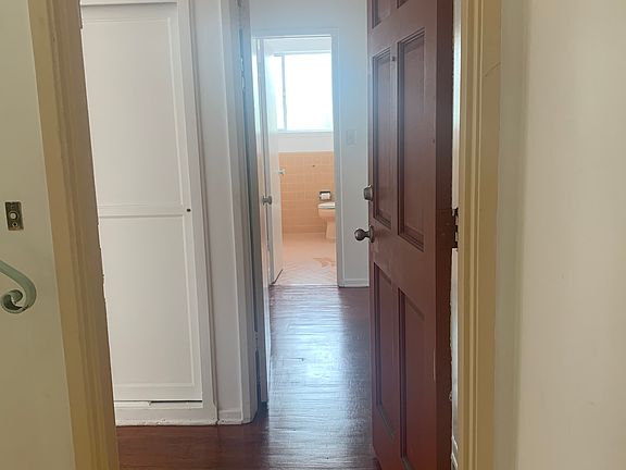 4th image of 144 S Bedford Dr APT 8