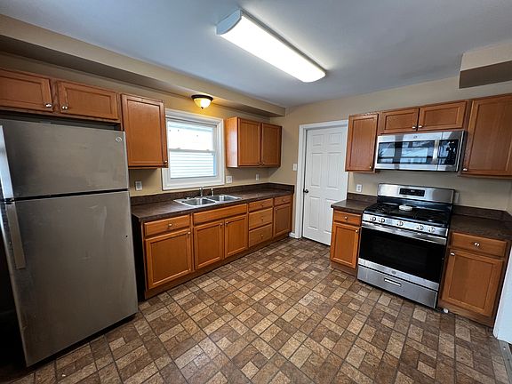 4th image of 1521 E Goulson Ave