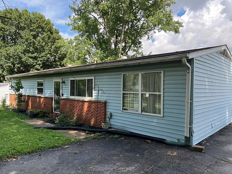 248 Howard Dr — Photo 4