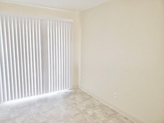 5th image of 103 S Glenwood Ave