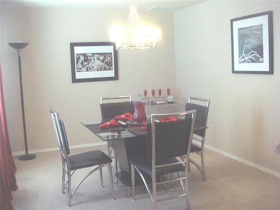 4th image of 837 Horseshoe Ct