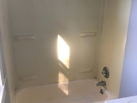 5th image of 5118 Carthage Ave