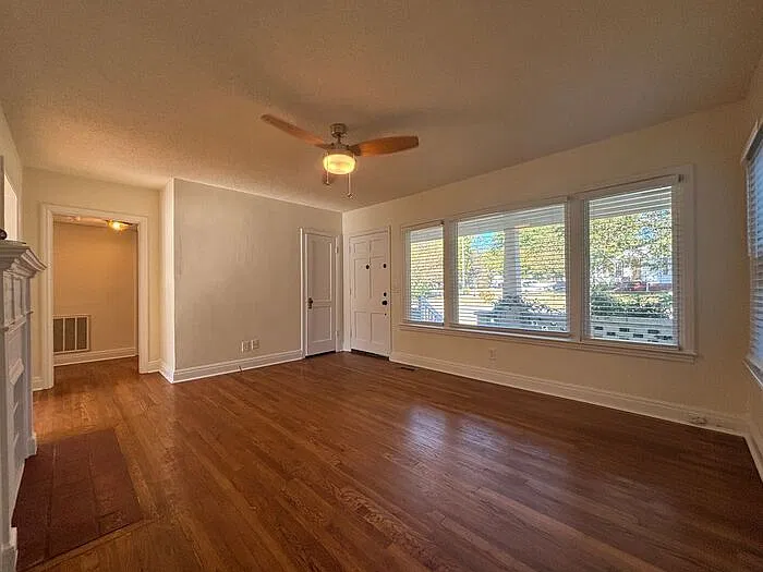 2 bed, 1.0 bath, $1,450 — Photo 3