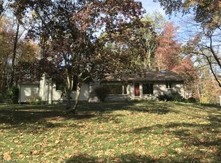 86 Crest Lake Dr, Oak Ridge, NJ 07438