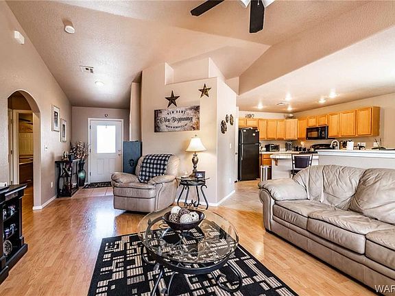 4th image of 1058 Desert View Ln